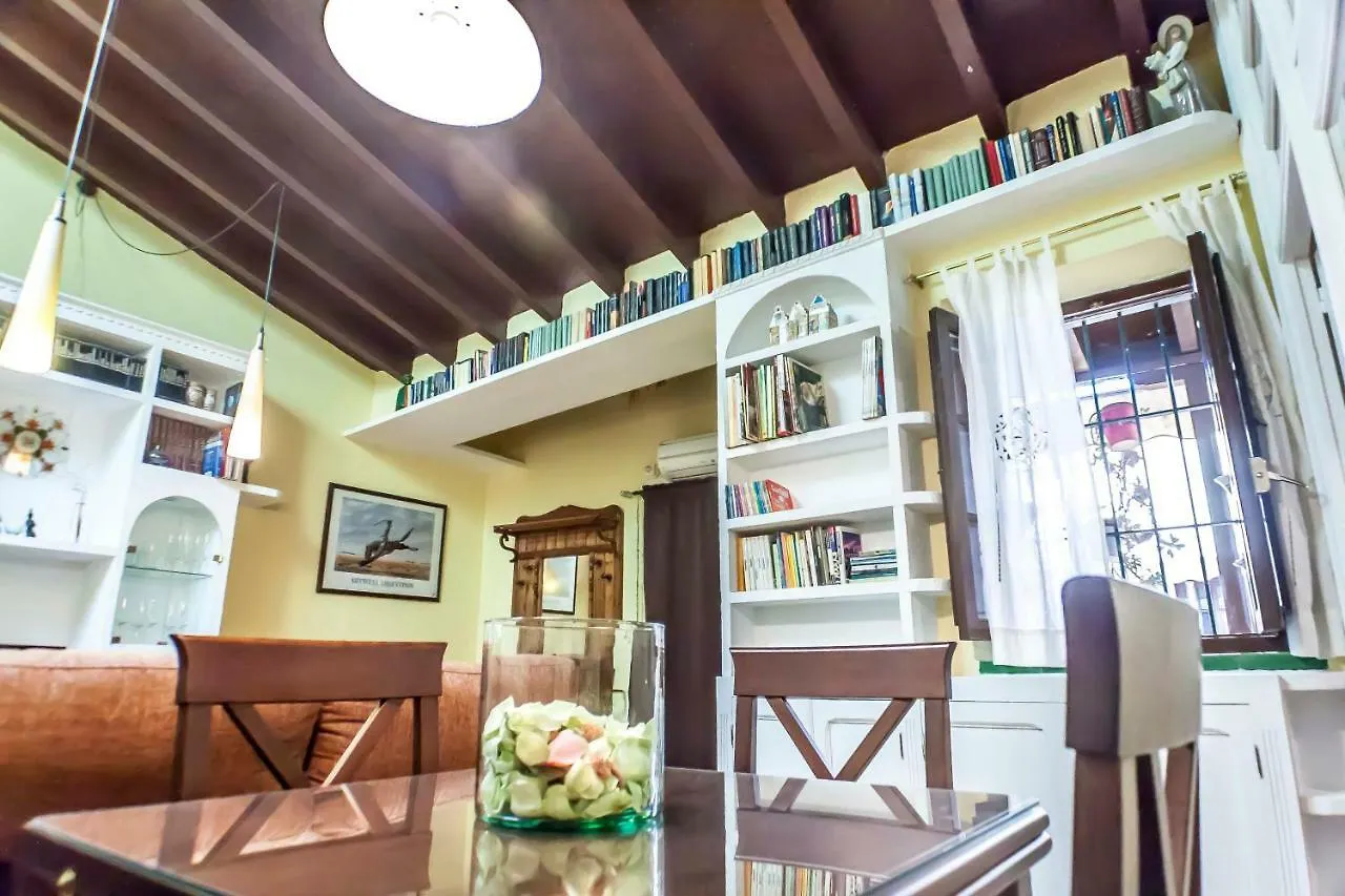 Corral De La O Triana Apartment By Valcambre Sevilla Spanien